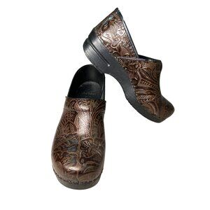 Dansko Womens Tooled Leather Clogs Sz 41 / 9.5 Brown Slip-On Comfort Nurse Work